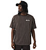 New Era Cap Oversized Pinstripe - T-Shirt - Herren , Brown