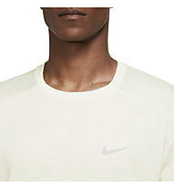 Nike Dri-FIT Run Division Rise 365 - Runningshirt - Herren, White